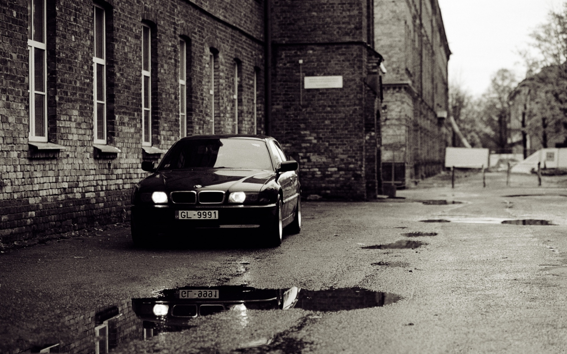 bmw-e38-old-photography-wallpaper-1920x1200.jpg