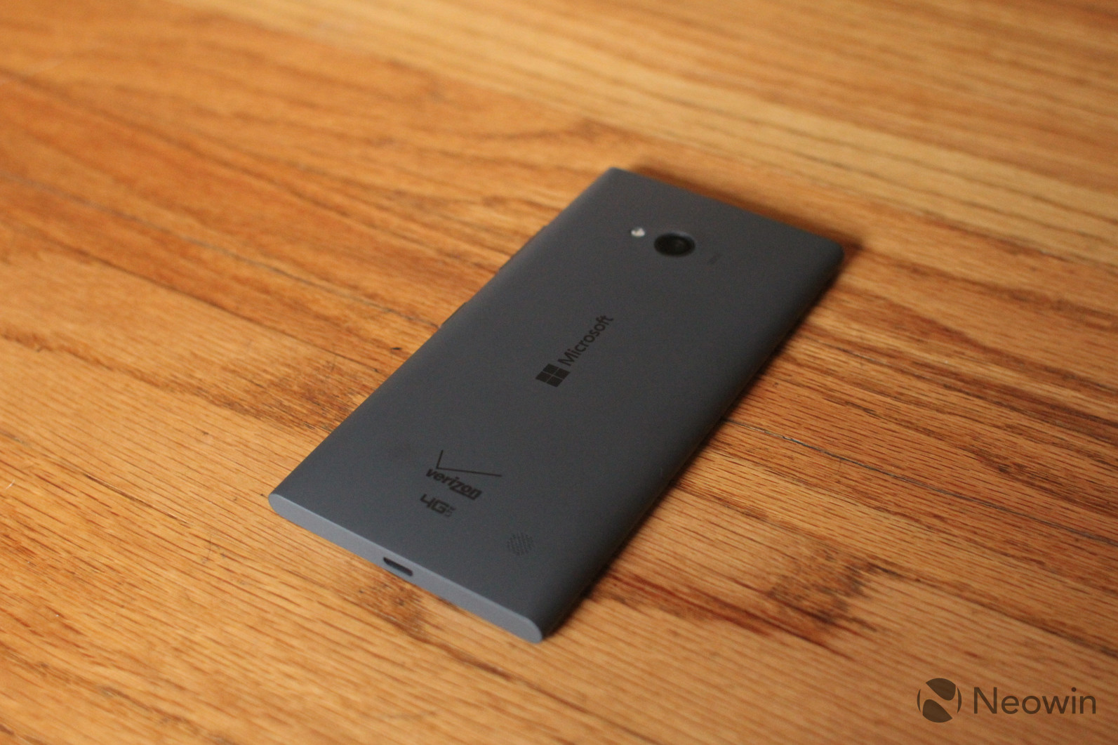 lumia-735-1.jpg