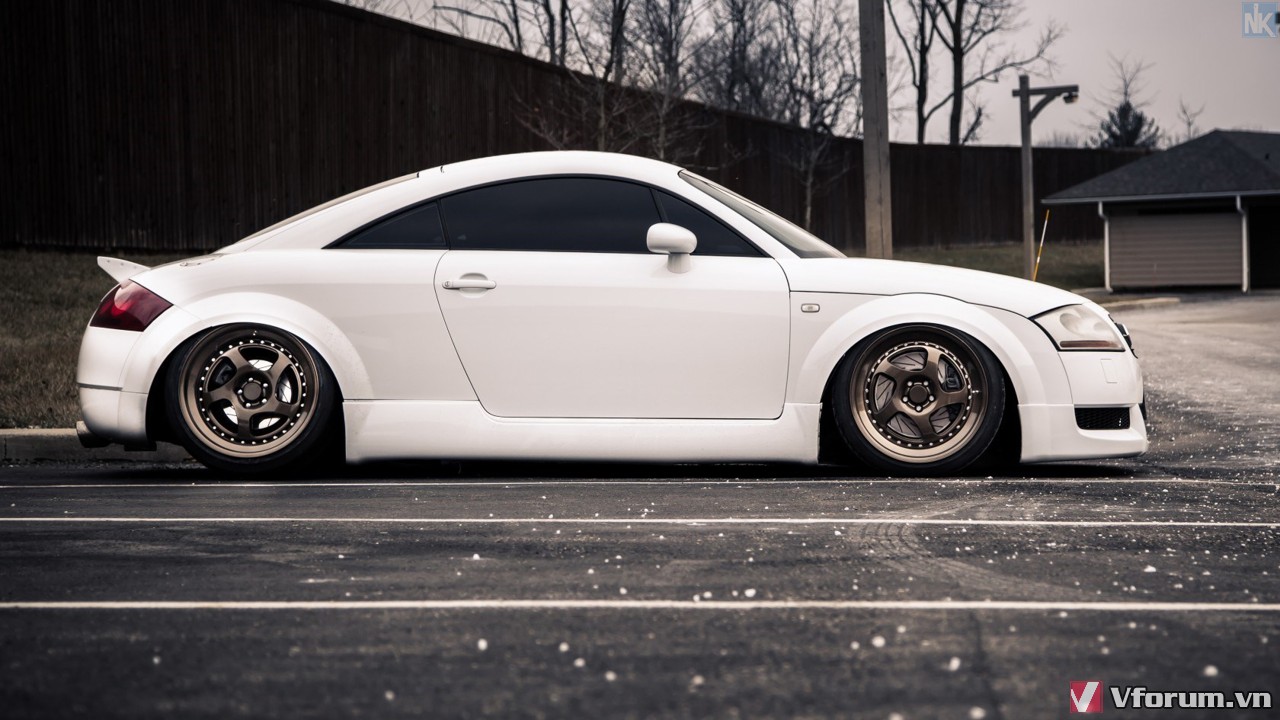 audi-tt-white-car-tuning-hd-wallpaper-1680x945.jpg