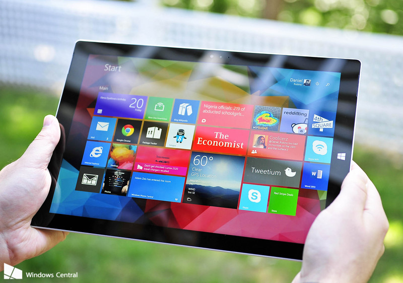 surface-pro-3-review-hands-holding.jpg