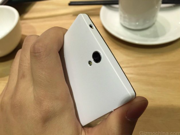 oneplus-one-mini-leaked-photos-2-w628.jpg