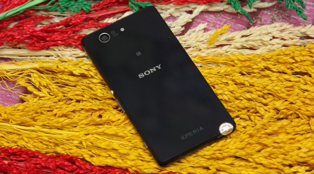 9-trieu-nen-mua-dien-thoai-nao-sony-xperia-z3-compact4.jpg