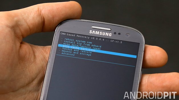 androidpit-galaxy-s3-recovery-boot-loader-2-w628.jpg