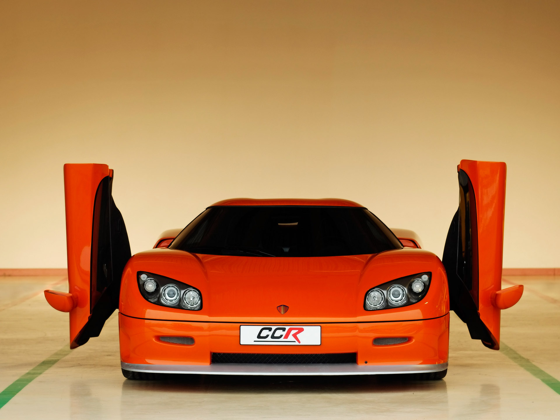 xe-hoi-nhanh-nhat-the-gioi-koenigsegg-ccr-6-1.jpg