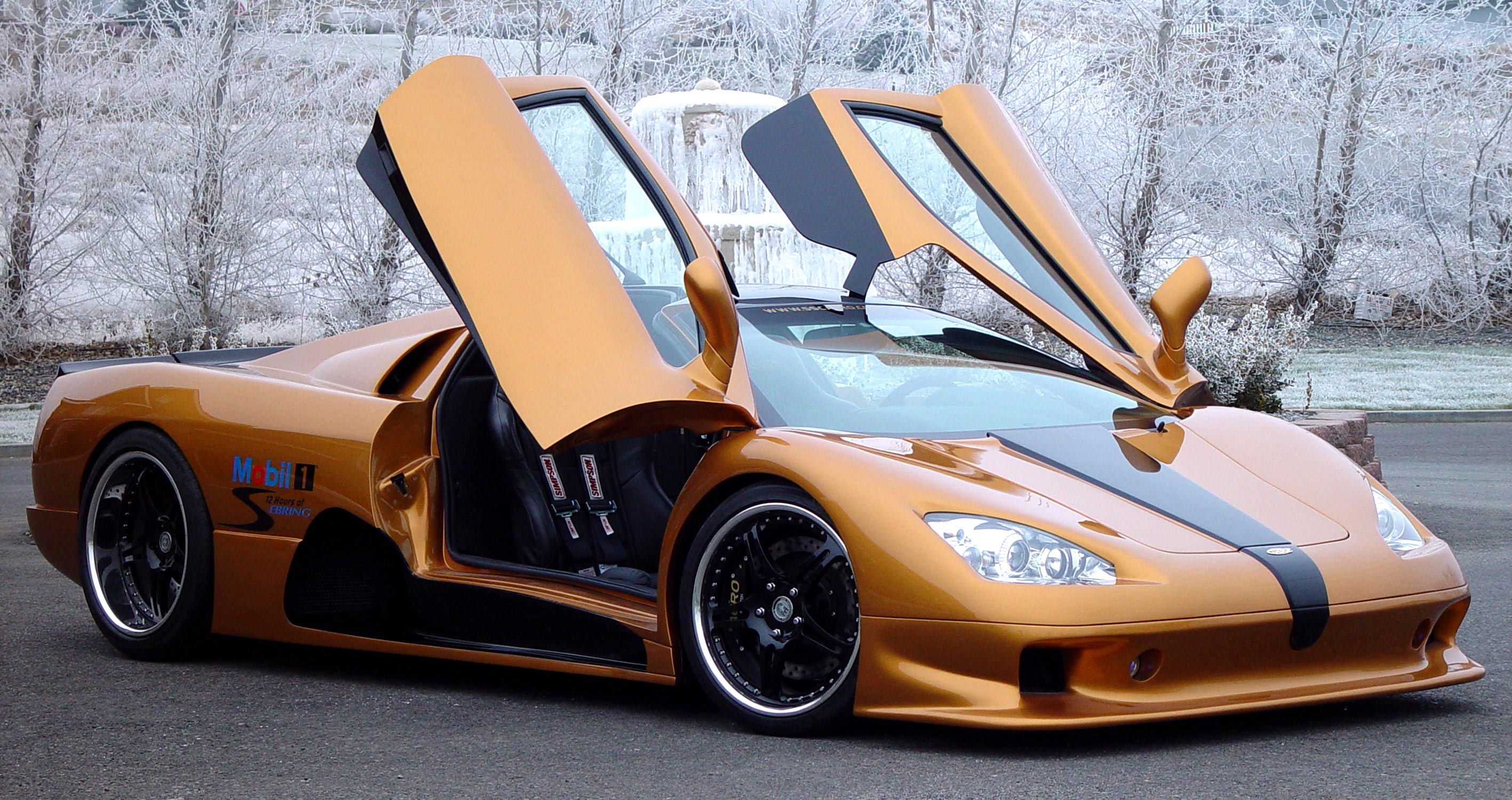 xe-hoi-nhanh-nhat-the-gioi-ssc-ultimate-aero-8-2.jpg