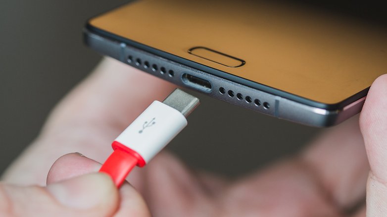 androidpit-oneplus-2-usb-type-c-connection-2-w782.jpg