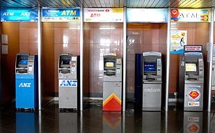 atm-vietcombank-rut-duoc-ngan-hang-nao.jpg