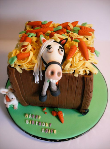 bánh sinh nhật hình con ngựa sống động như thật khiến bạn 