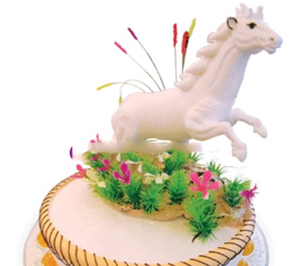 bánh kem sinh nhật tuổi ngựa