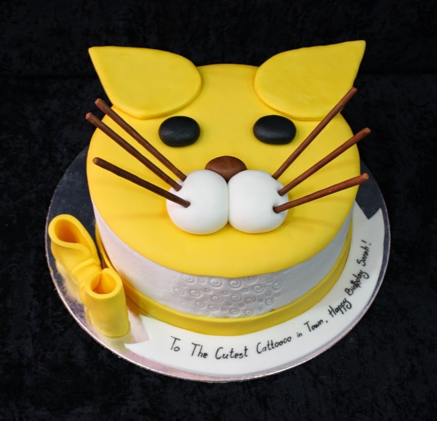 Bánh sinh nhật con mèo cho người tuổi Mão dễ thương