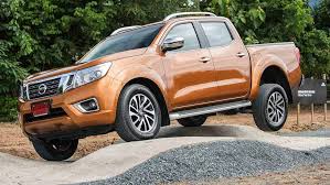 2015-nissan-navara-3(1).jpg