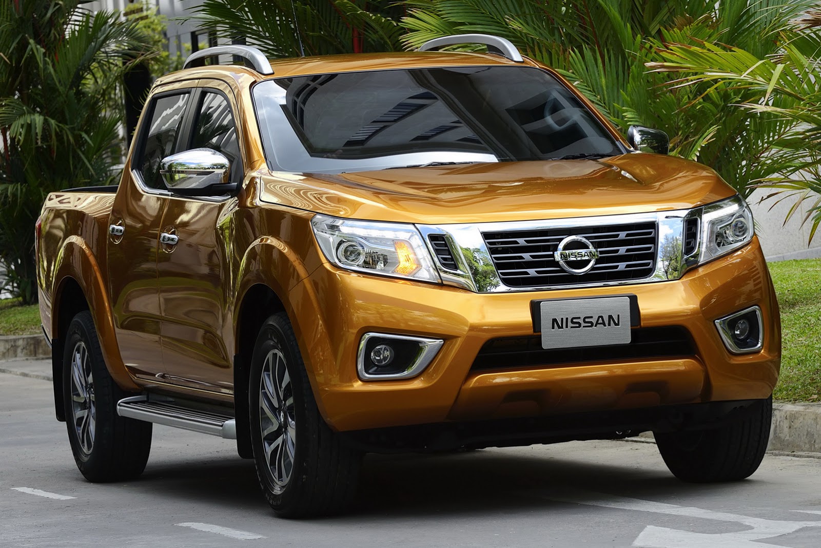 2015-nissan-navara.jpeg