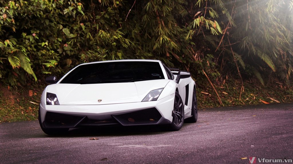 hinh-nen-lamborhini-aventador-3.jpg