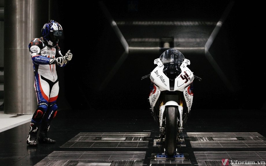 pilot-sportbike-hd-wallpaper.jpg