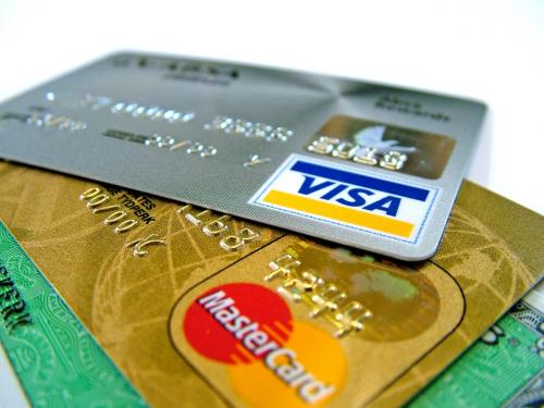 the-tin-dung-credit-card-va-the-ghi-no-debit-card.jpg