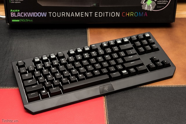 12-razer-blackwidow-tournament-edition-chroma.jpg