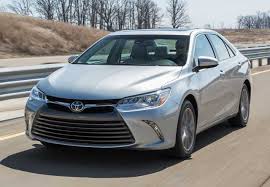 gia-ban-xe-camry-2016-2.jpg