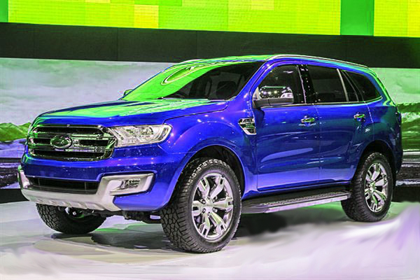 gia-ban-xe-ford-everest-2016-10.jpg