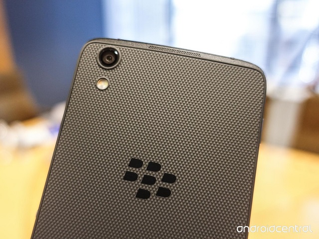 1-blackberry-dtek50.jpg