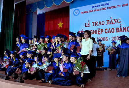 cao-dang-cong-thuong-tphcm(5).jpg