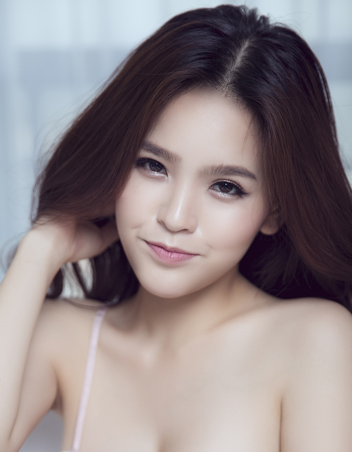 top-nhung-hinh-anh-hot-girl-mi-go-phi-huyen-trang-quyen-ru-nhat-11.jpg