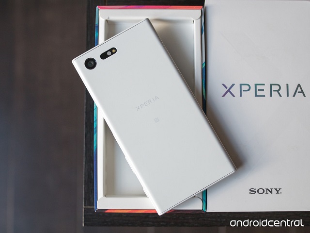 1-xperia-x-compact.jpg