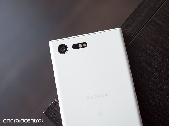 7-xperia-x-compact.jpg