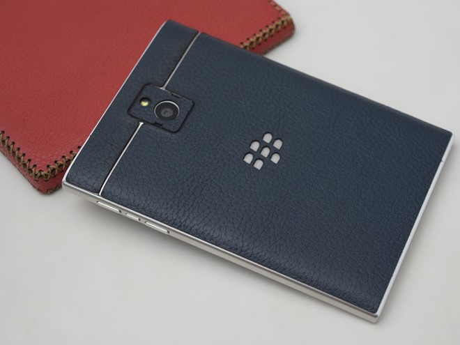blackberry-passport-02.jpg