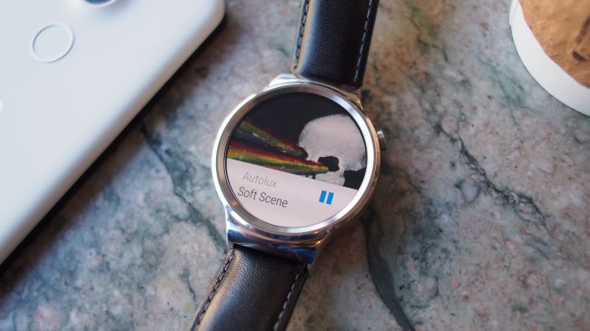 1-2-android-wear-interface-and-features.jpg