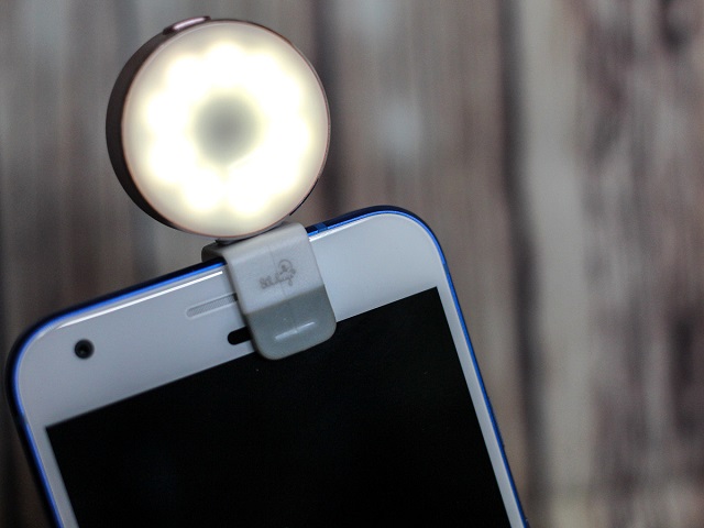 13-rock-led-selfie-light.jpg