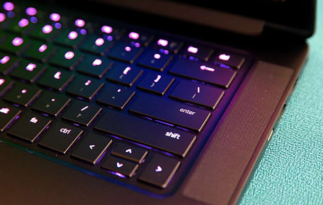 laptop-razer-blade(3).jpg