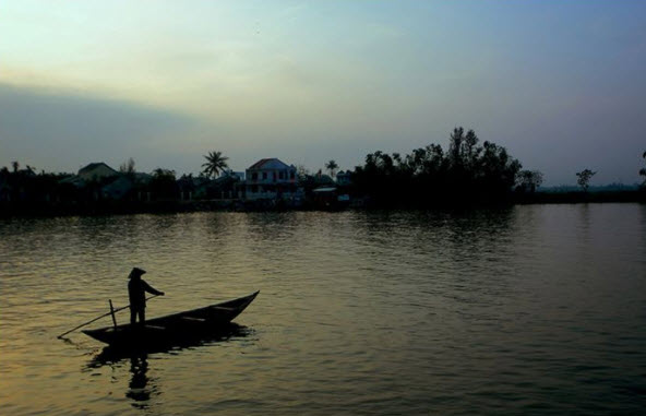 dan-y-ve-hinh-tuong-nguoi-lai-do-song-da.jpg