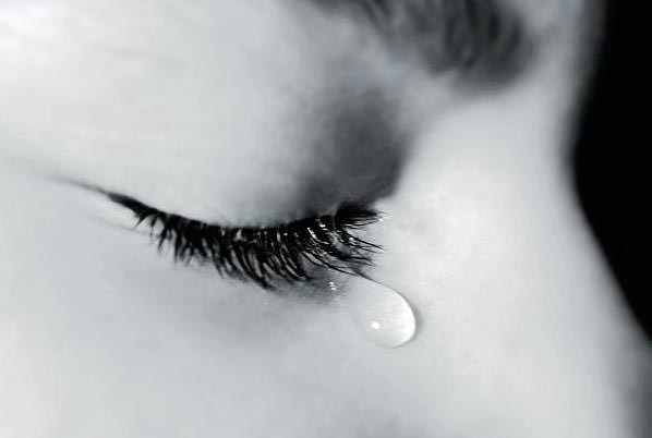 Nước mắt sẽ không bao giờ là điều đáng trách. Hãy cùng nhìn những hình ảnh khóc rơi nước mắt để hiểu rõ hơn về cảm xúc đó và tìm kiếm sự động lòng.