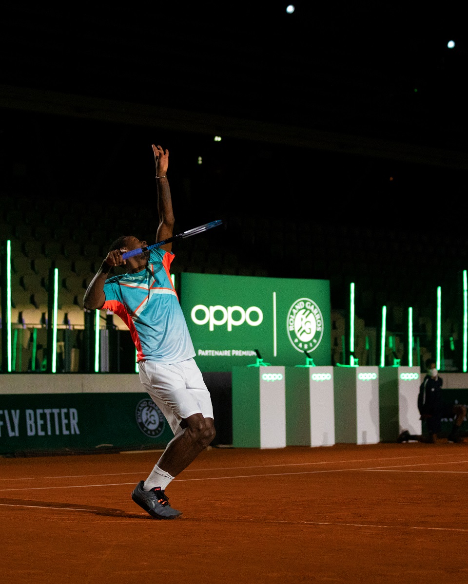 4-gael-monfils-serves-a-ball-at-shot-of-the-night-by-oppo.jpeg